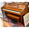 Image 1 : STAND UP PIANO - BROWN WITH PIANO BENCH