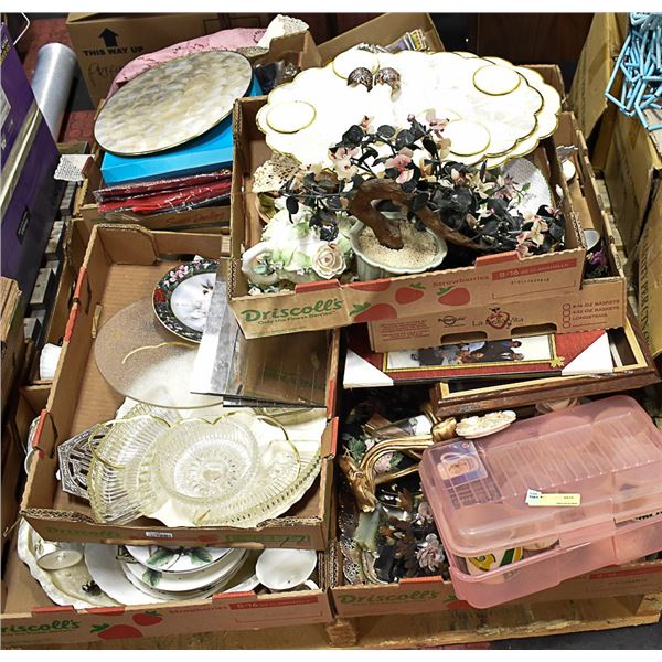 PALLET OF ESTATE ORNAMENTS AND COLLECTIBLES