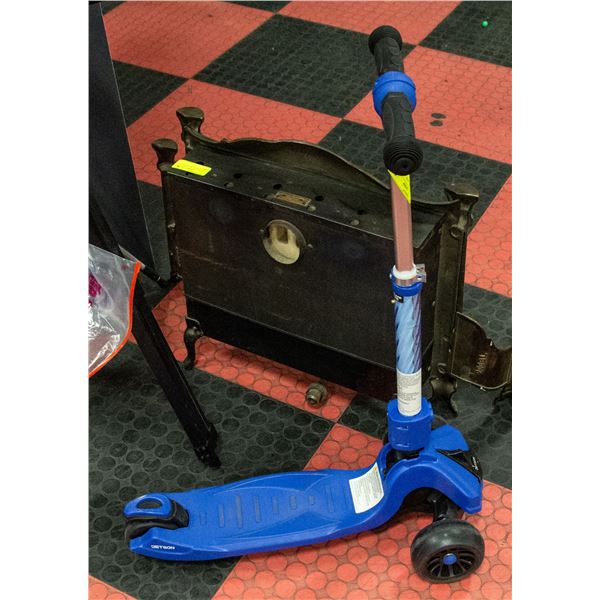 JETSON SATURN 3 WHEEL LIGHT-UP KICK SCOOTER