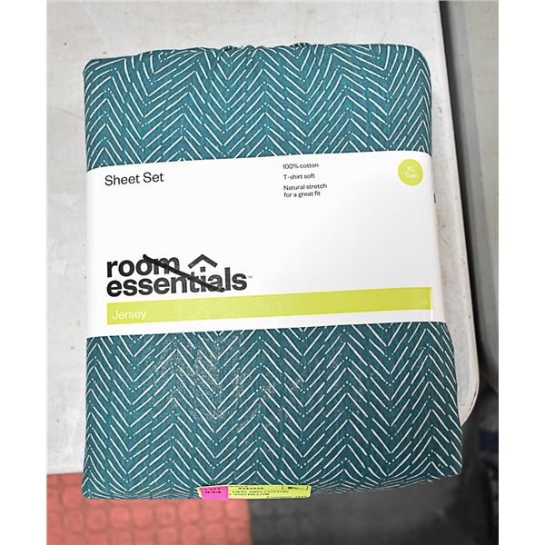 SET OF XL TWIN 100% COTTON SHEET SET AND PILLOW