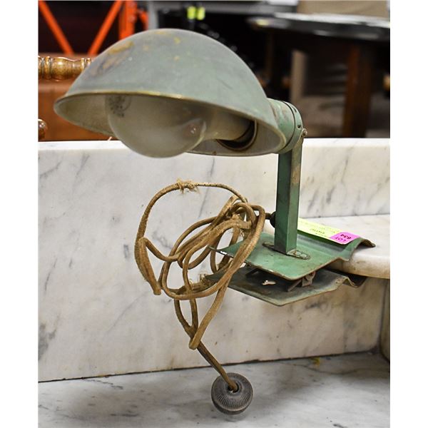 VINTAGE MILITARY CLIP ON DESK / ANYWHERE LAMP