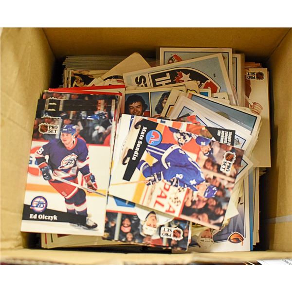 BOX OF HOCKEY CARDS
