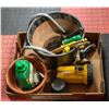 Image 1 : FLAT OF GARDEN SUPPLIES & TOOLS - CLAY POTS,