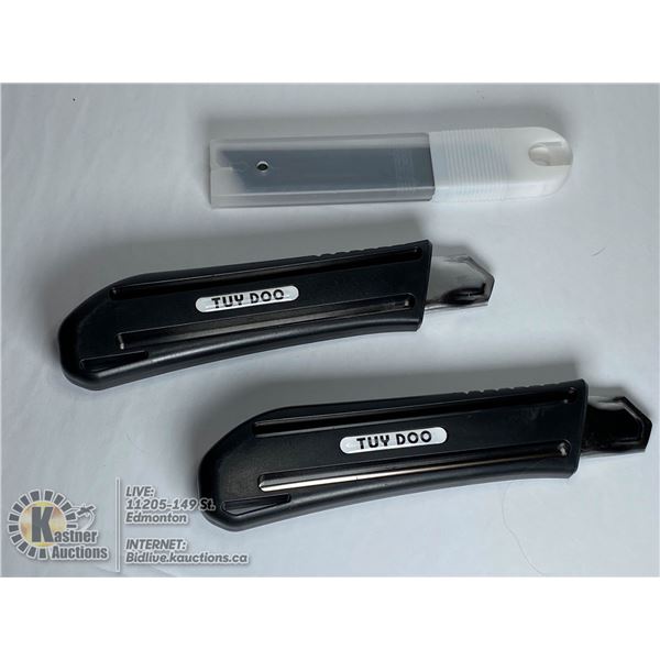 LOT OF TWO KNIVES WITH EXTRA BLADES