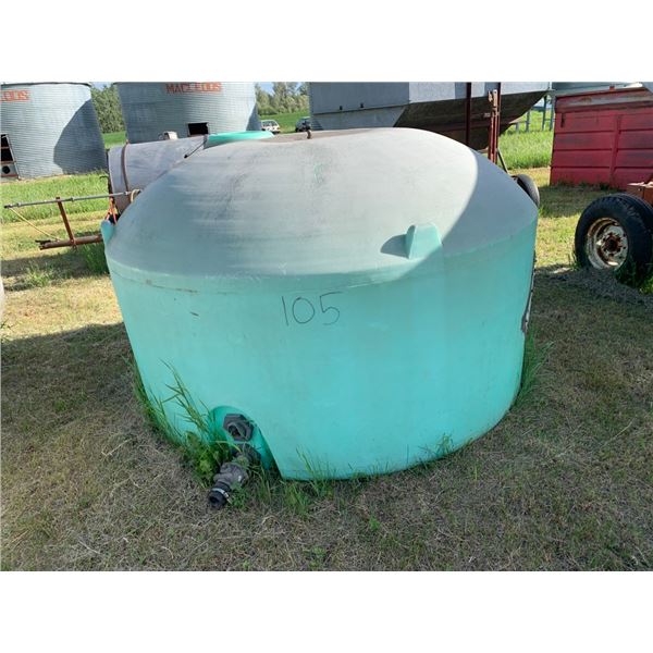 1100 Gal. Plastic water tank