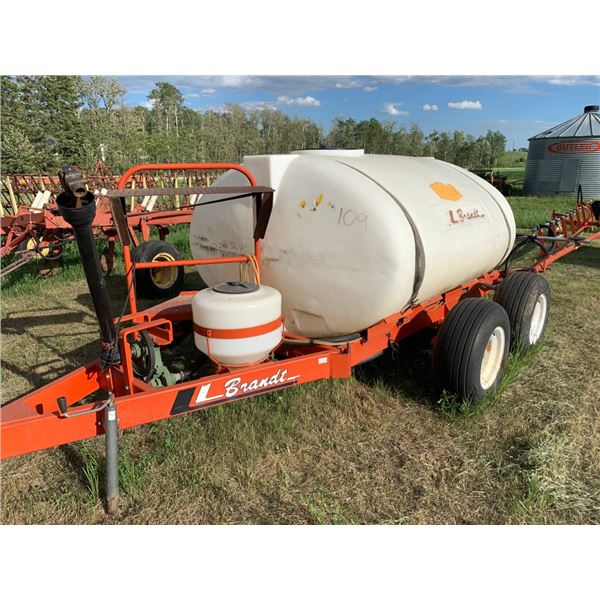 Brandt sprayer w/1000 gal tank