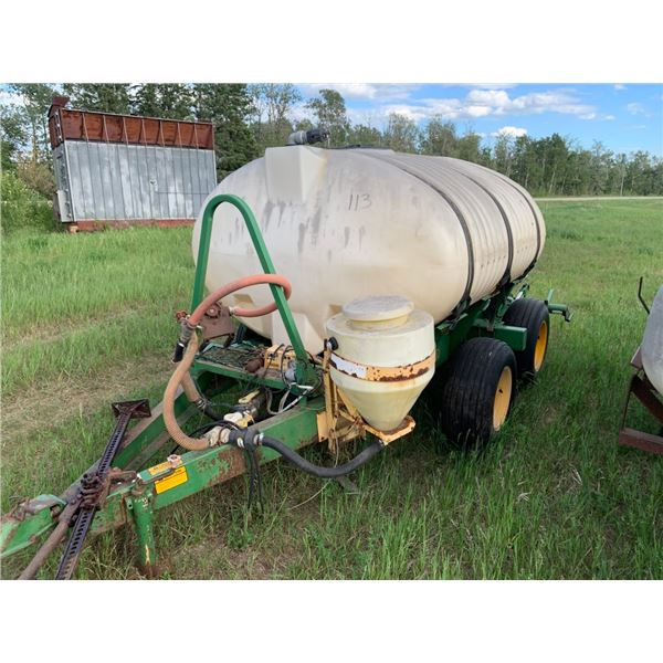 1000 gal water tank on trailer