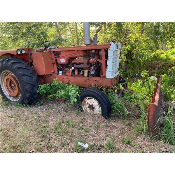 Cockshutt 1650 tractor w/Cancade blade