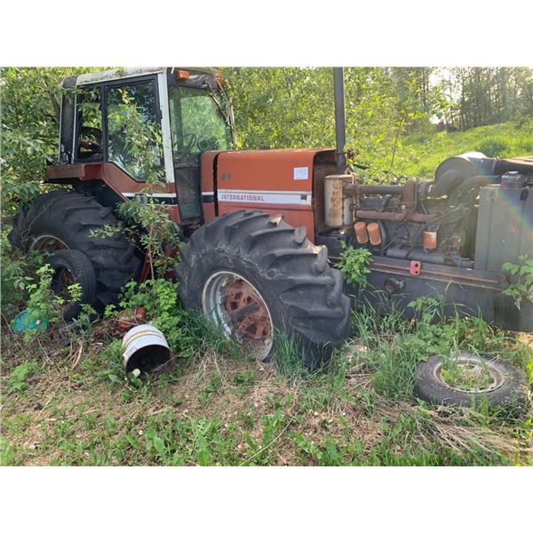 2 - IHC 2+2 Tractors for parts