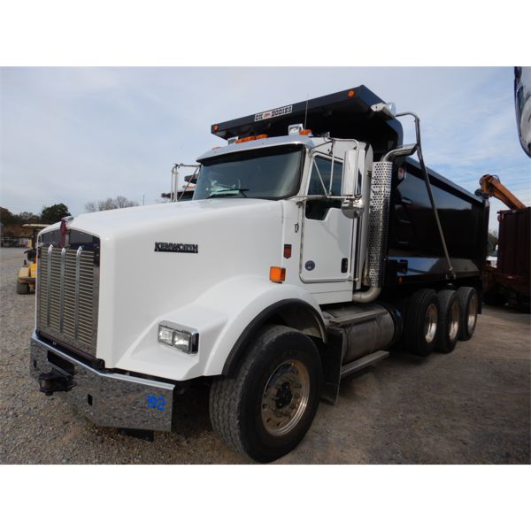2020 KENWORTH T800 Dump Truck