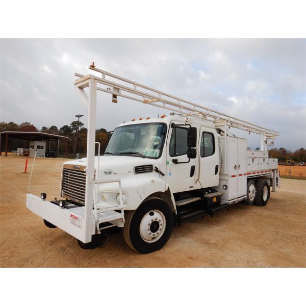 2009 FREIGHTLINER M2 Service / Mechanic Truck