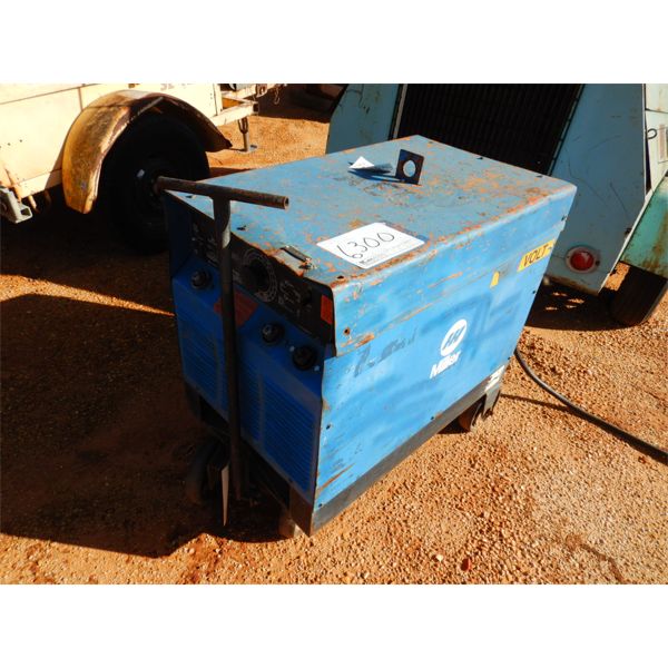 MILLER SRH-333 DC ARC WELDER (B3)