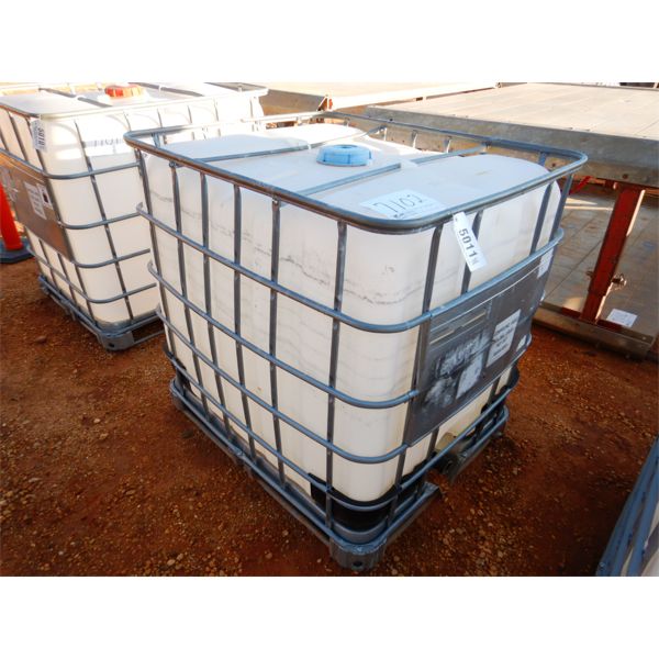 250 GAL PLASTIC CONTAINER W/METAL CAGE (B7)