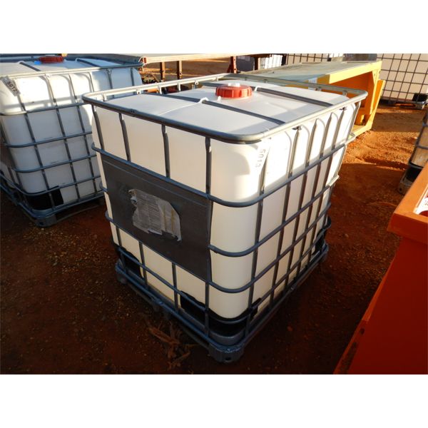 250 GAL PLASTIC CONTAINER W/METAL CAGE (B7)
