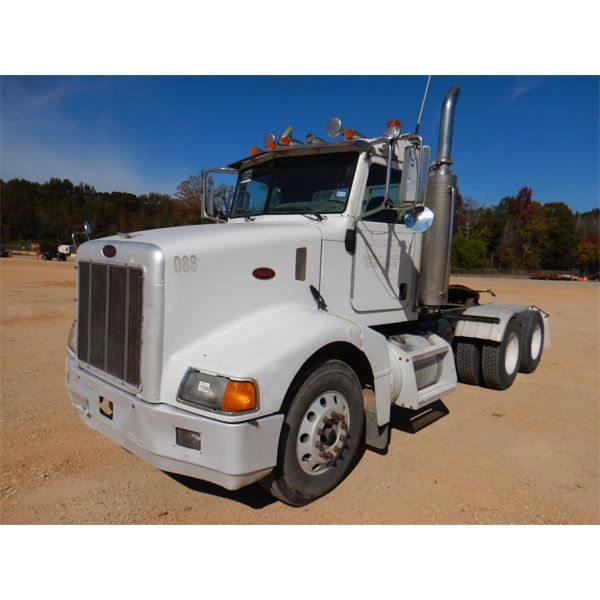2007 PETERBILT 385 Day Cab Truck