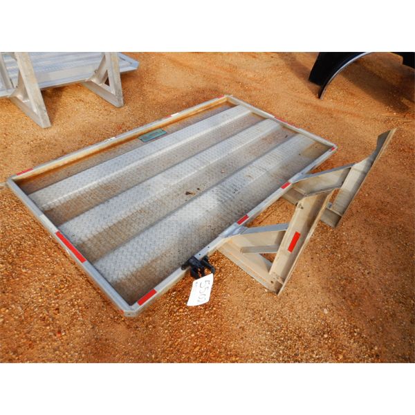 MERRITT ALUMINUM HEADACHE RACK (A1)