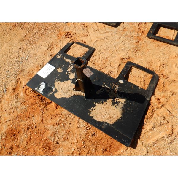 RECEIVER HITCH ATTACHMENT (FITS SKID STEER LOADER) (B5)