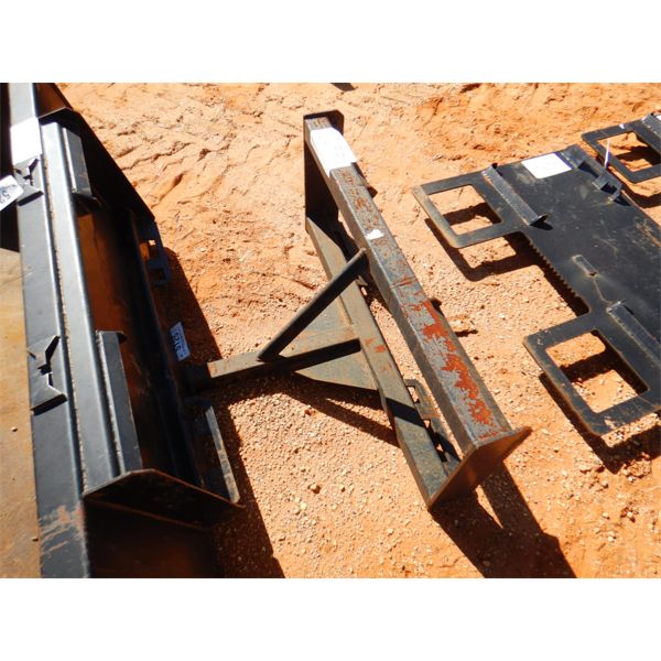 RECEIVER HITCH ATTACHMENT (FITS SKID STEER LOADER) (B5)