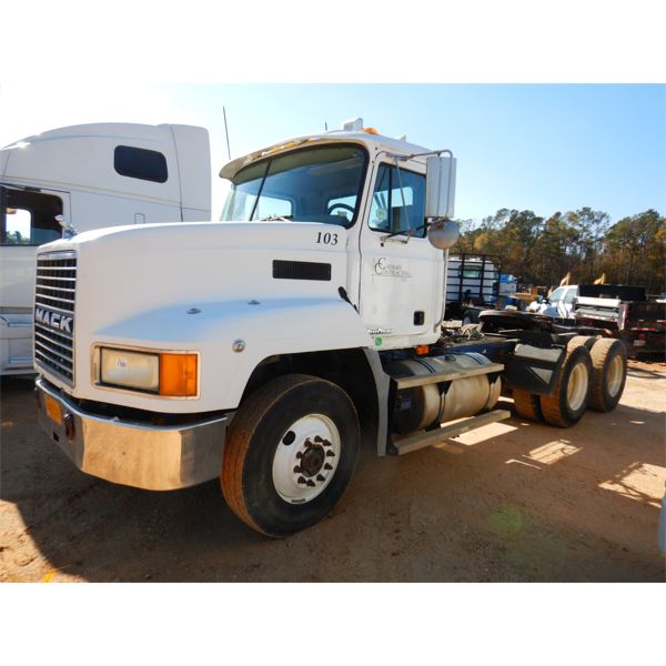 2003 MACK CH613 Day Cab Truck