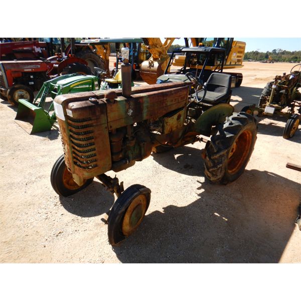 JOHN DEERE MODEL M Farm Tractor