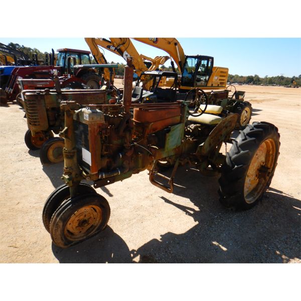JOHN DEERE MODEL MT Farm Tractor