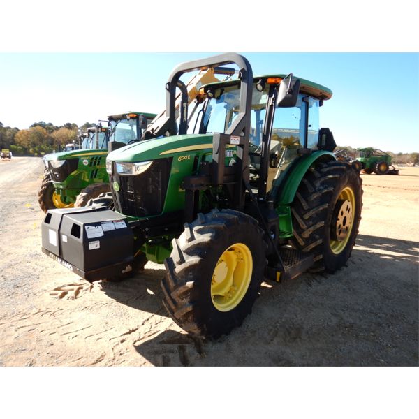 2017 JOHN DEERE 6120E Farm Tractor