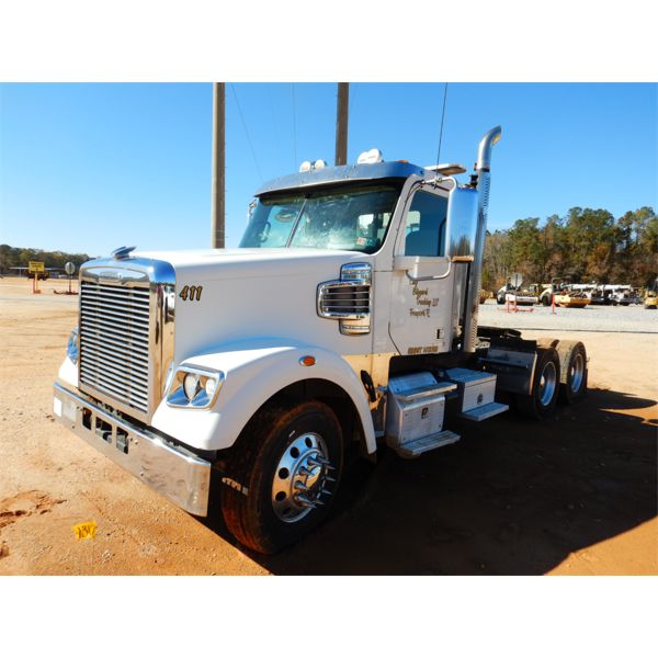 2011 FREIGHTLINER CORONADO SD Day Cab Truck