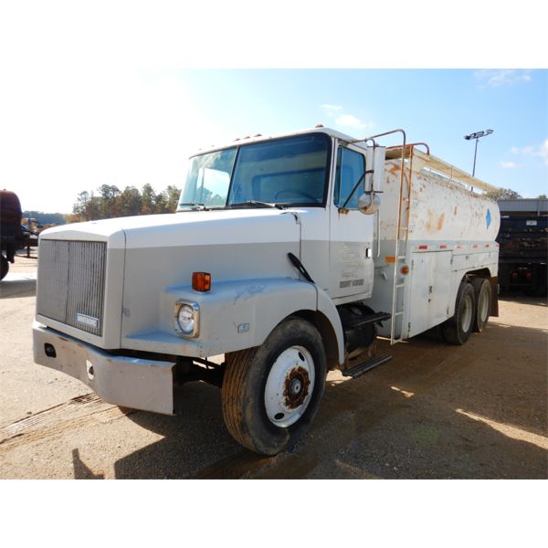 1990 WHITEGMC  Gas / Fuel Truck