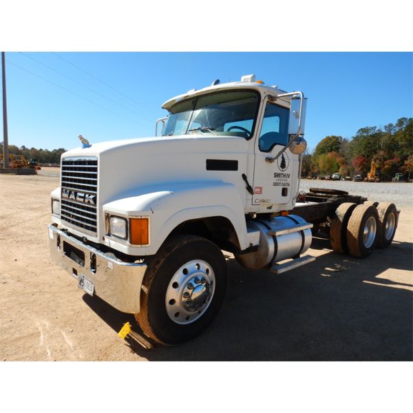 2007 MACK CHN613 Day Cab Truck