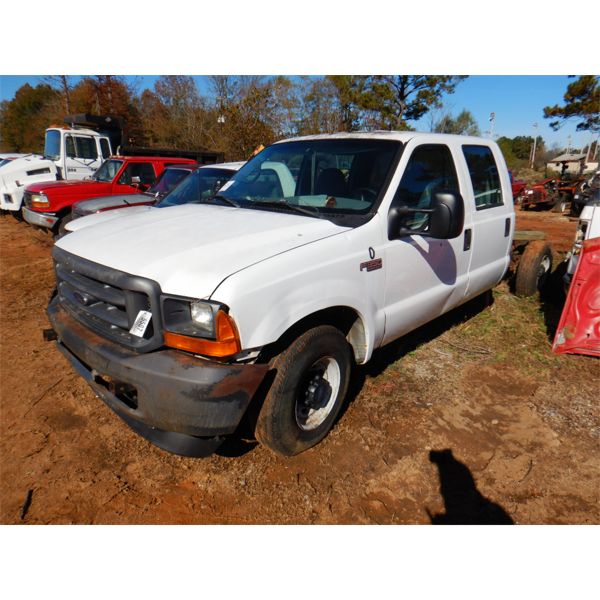 1999 FORD F350 SUPER DUTY Cab and Chassis Truck