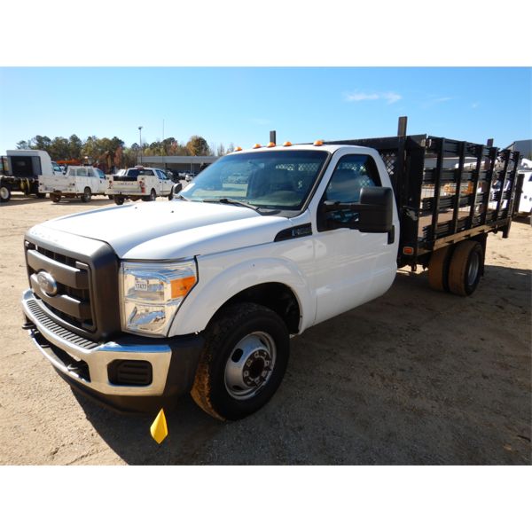 2015 FORD F350 XL SUPER DUTY Flatbed Truck