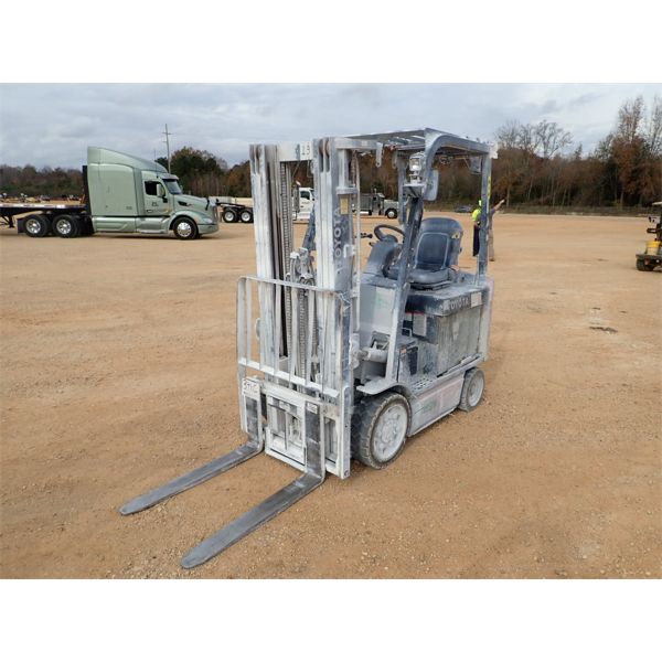TOYOTA 8FBCU25 Forklift - Mast