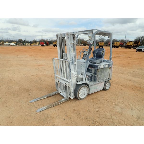 TOYOTA 8FBCU25 Forklift - Mast