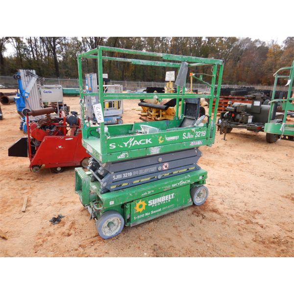 SKYJACK SJ III 3219 Scissor Lift