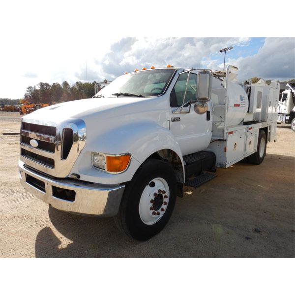 2008 FORD F750 Fuel / Lube Truck