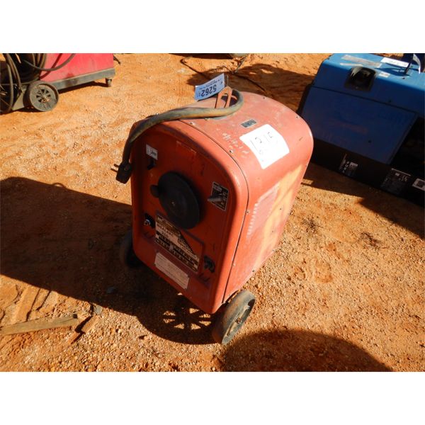 MILLER IDEALARC 250 WELDER (B3)