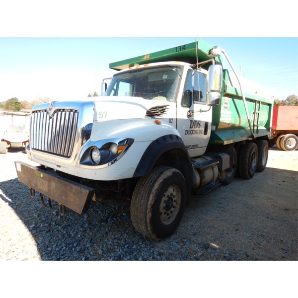 2015 INTERNATIONAL 7600 Dump Truck