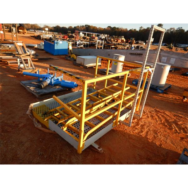 MAINTENANCE PLATFORM W/LADDER (B9)