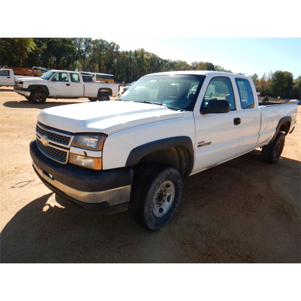 2005 CHEVROLET 2500 HD Pickup Truck