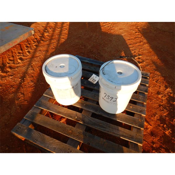 (2) GALLON BUCKETS GRAY SEAL COAT (B-9)
