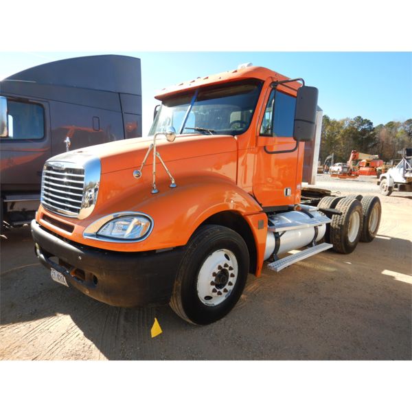 2006 FREIGHTLINER COLUMBIA Day Cab Truck