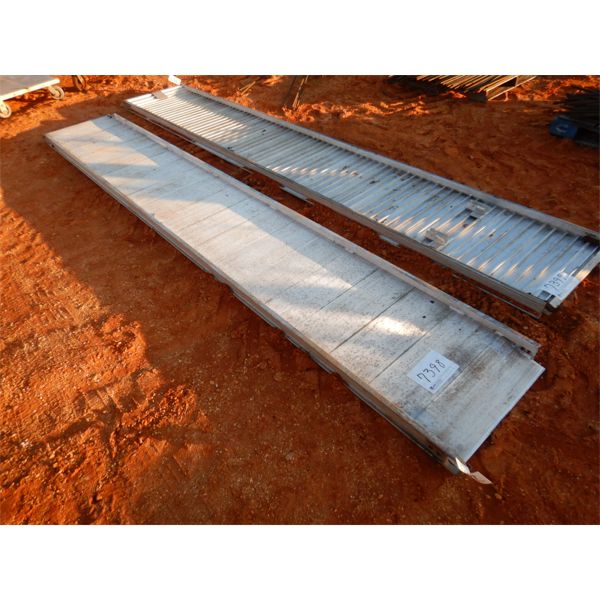 13.5' ALUMINUM RAMP (B-9)