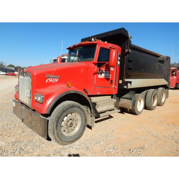 2004 KENWORTH W900 Dump Truck