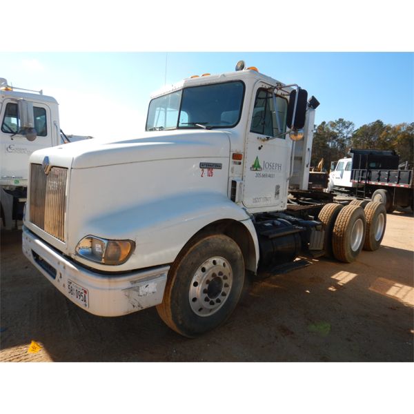 1999 INTERNATIONAL 9100 Day Cab Truck