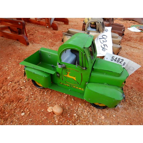 JOHN DEERE PICK UP (METAL ART)