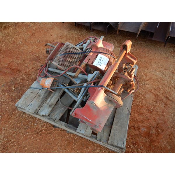 (1) PALLET PIPE THREADER (B-9)