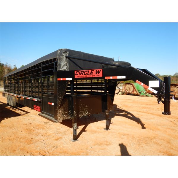 2021 CIRCLE W  Livestock Trailer
