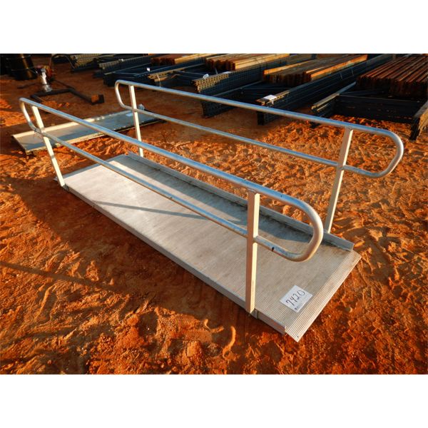 9' ALUMINUM RAMP W/HAND RAIL (B9)