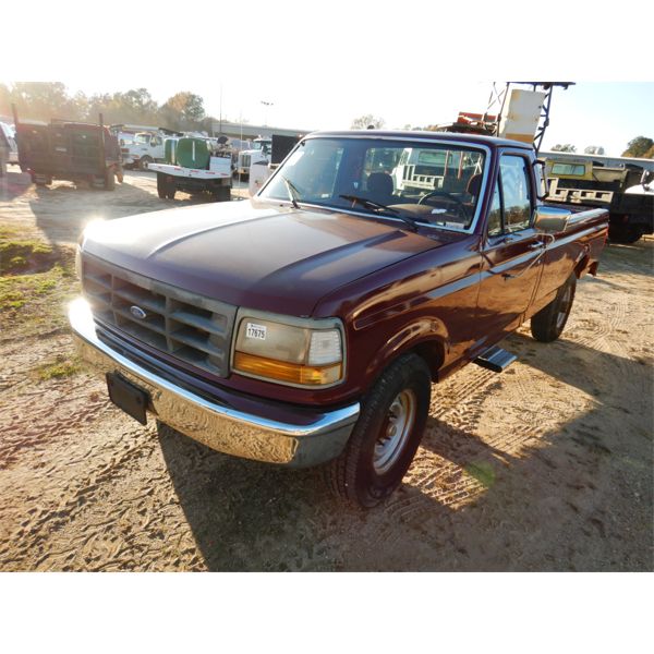1992 FORD F-SERIES Pickup Truck