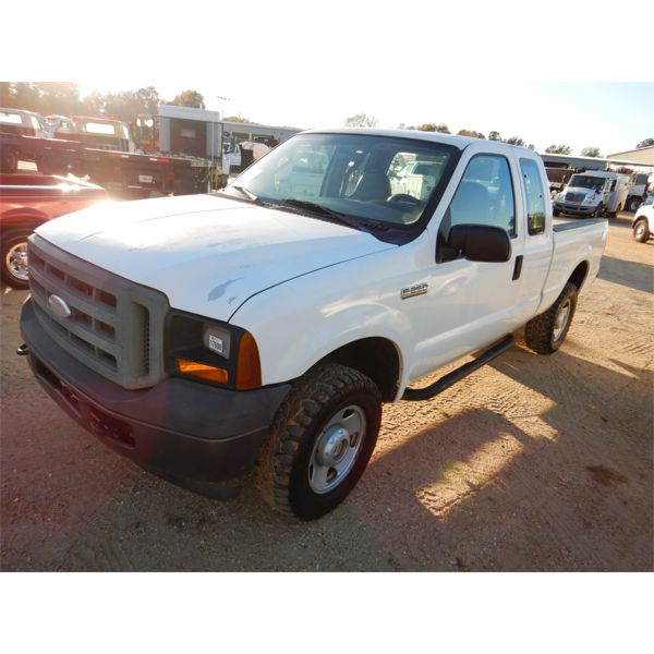 2006 FORD F250 XL Pickup Truck